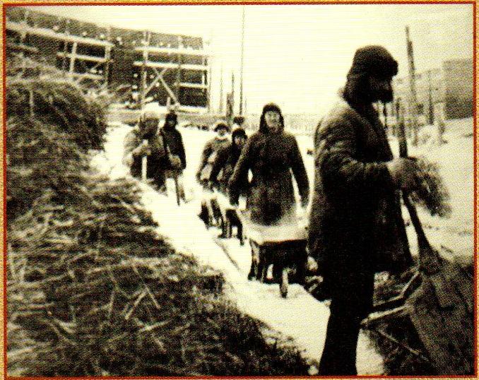 Стройплощадка кемеровского АТЗ. Землекопы. 1930-е годы.